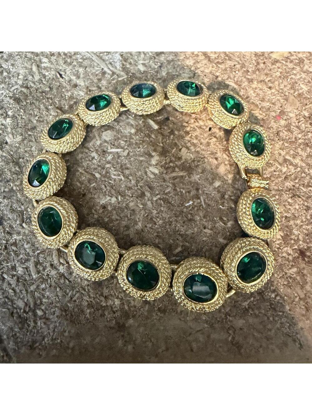 vintage gold-tone bracelet Women’s featuring green crystals